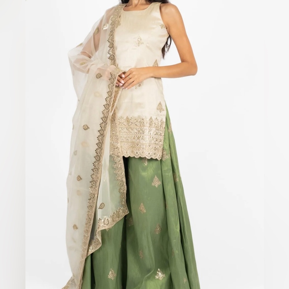 SAGE & CREAM SUIT AND DUPATTA